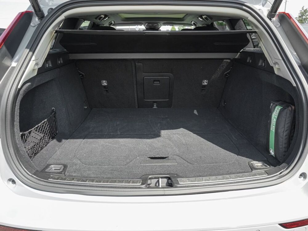 V60 PHEV T8 Plus Dark 455 ch Attelage Cam&eacute;ra 360&deg; Toit Pano Autr 2024 occasion 69007 Lyon