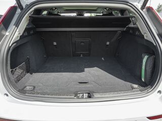 V60 PHEV T8 Plus Dark 455 ch Attelage Cam&eacute;ra 360&deg; Toit Pano Autr 2024 occasion 69007 Lyon