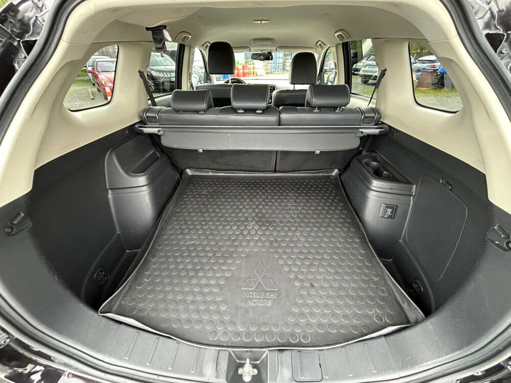Outlander Hybride recharg Intense Style 4WD MY18 2018 occasion 42640 Saint-Germain-Lespinasse