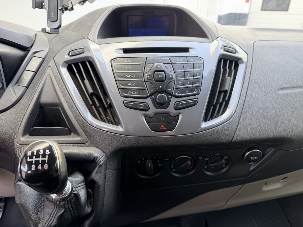 Jumpy 2.2 TDCI 155ch L2H1 double cabine 5 places 2014 occasion 53210 Soulg&eacute;-sur-Ouette