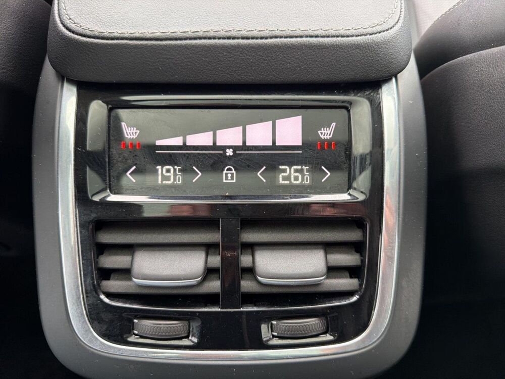 XC90 T8 AWD Ultra Dark 455 ch Bowers Wilkins Suspension Attelage 2024 occasion 69007 Lyon