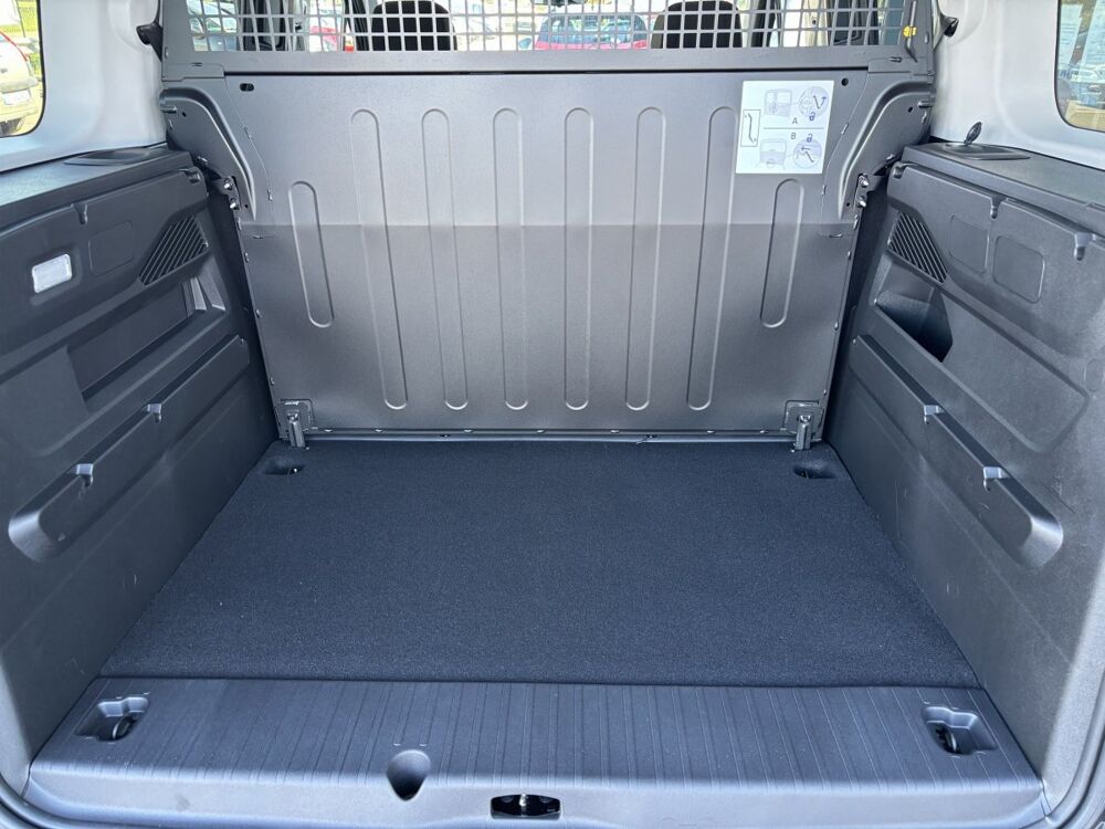 Berlingo M Diesel 130 MAX 5 places Auto 2026 occasion 38460 Cr&eacute;mieu