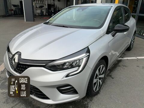 Renault Clio Evolution r&eacute;versible Blue dCi 100 2023 occasion Les Essarts 85140