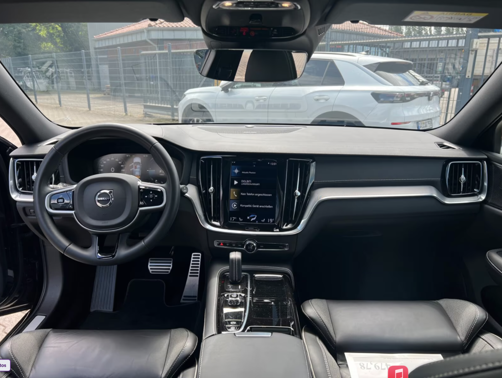 V60 T8 R-Design - Toit ouvrant - Harman Kardon - Autres mod&egrave;les 2022 occasion 69007 Lyon