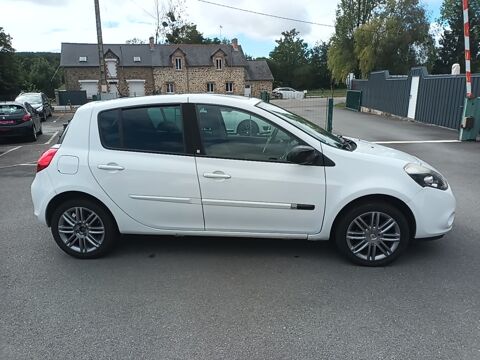 Clio Dynamique TomTom 1.2 TCE 100 Eco2 2011 occasion 35210 Ch&acirc;tillon-en-Vendelais