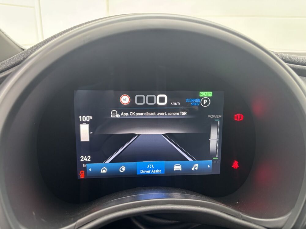 500 BEV 42KWH 2025 occasion 69330 Meyzieu