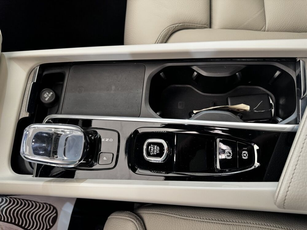 XC60 Recharge T8 390 Geartro 8 Inscription 2021 occasion 91580 &Eacute;tr&eacute;chy