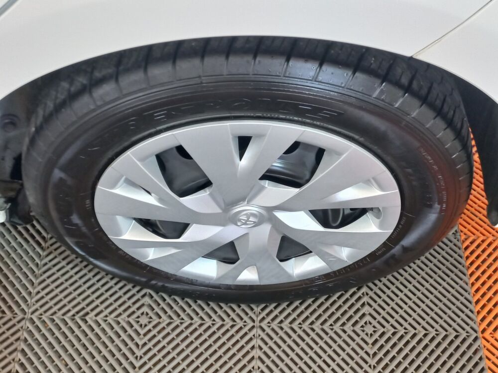 Yaris 1.5 VVT-I HYBRID France Business 2019 occasion 91580 &Eacute;tr&eacute;chy