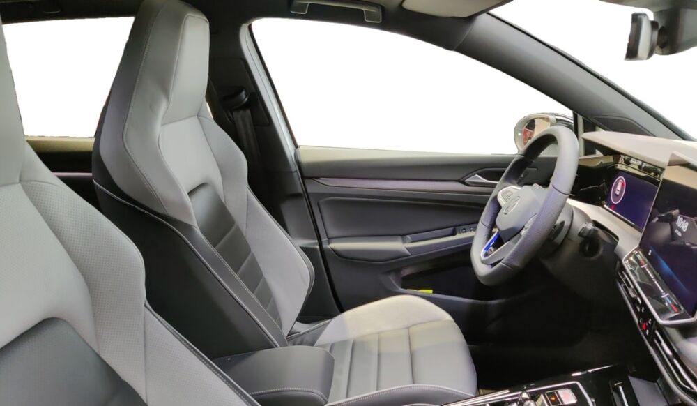 Golf 1.5 EHYBRID GTE 272 ch Cuir Vienna Toit ouvrant Attelage Aut 2025 occasion 69007 Lyon