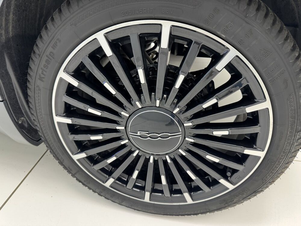 500 42kWh La Prima 3+1 2023 occasion 76360 Barentin