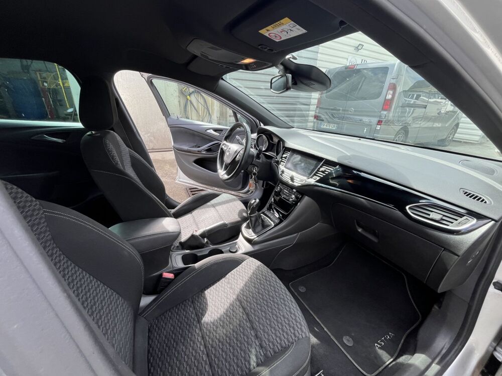 Astra 1.0 ECOTEC TURBO 105 BLACK EDITION 2018 occasion 44150 Saint-G&eacute;r&eacute;on