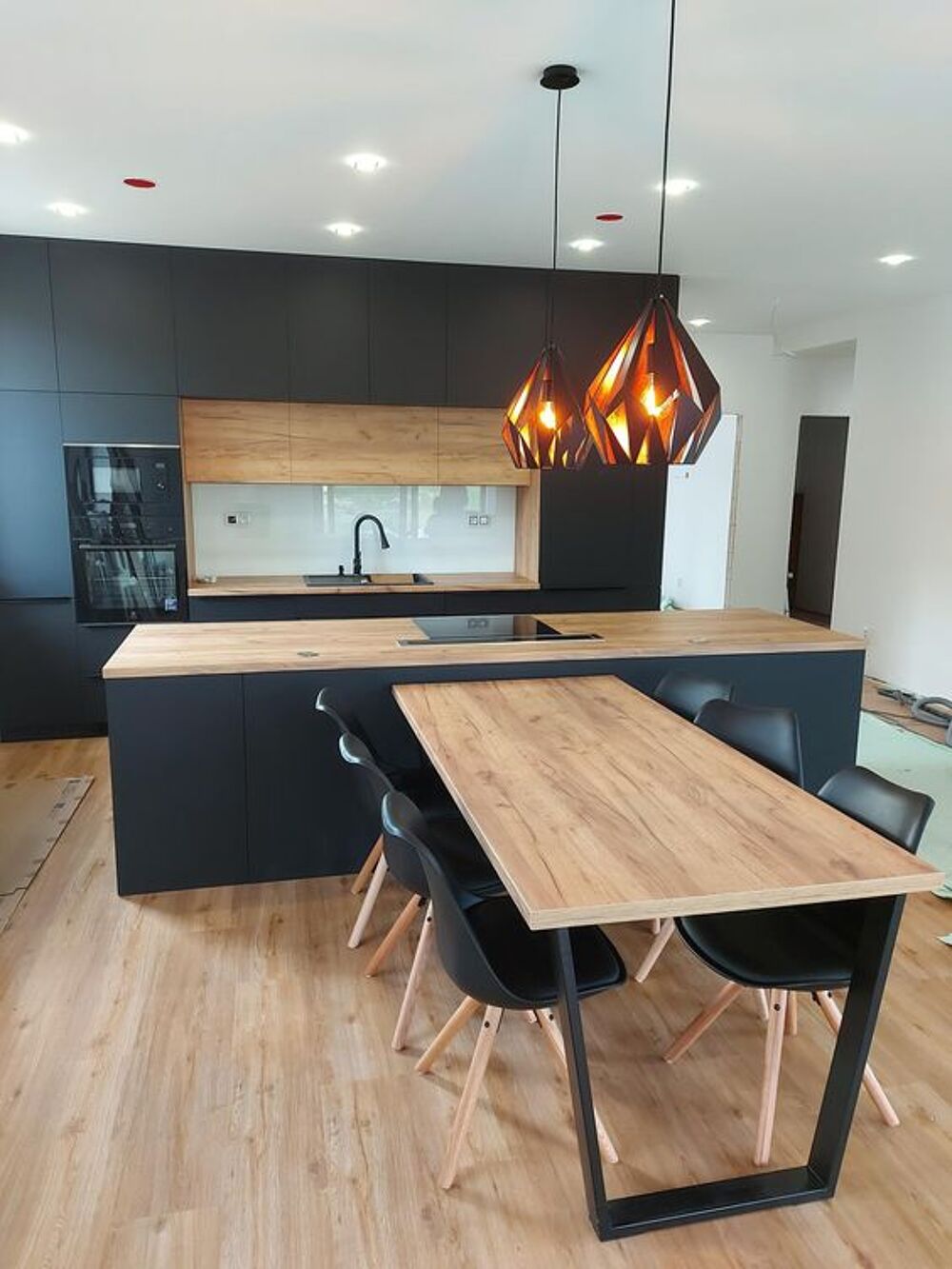 AU CALME - ZONE PAVILLONNAIRE - ULTRA LUMINEUX - DERNIER ETAGE