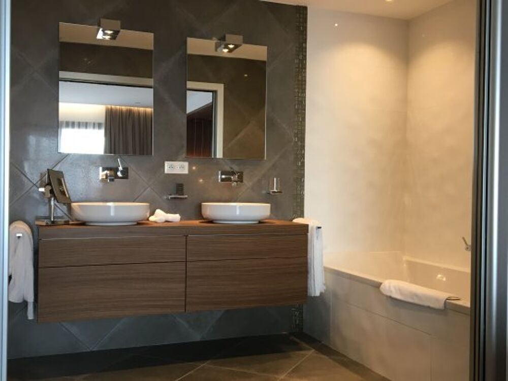 ADRESSE D'EXCEPTION - BELLE MAISON INDIVIDUELLE - PLUNERET