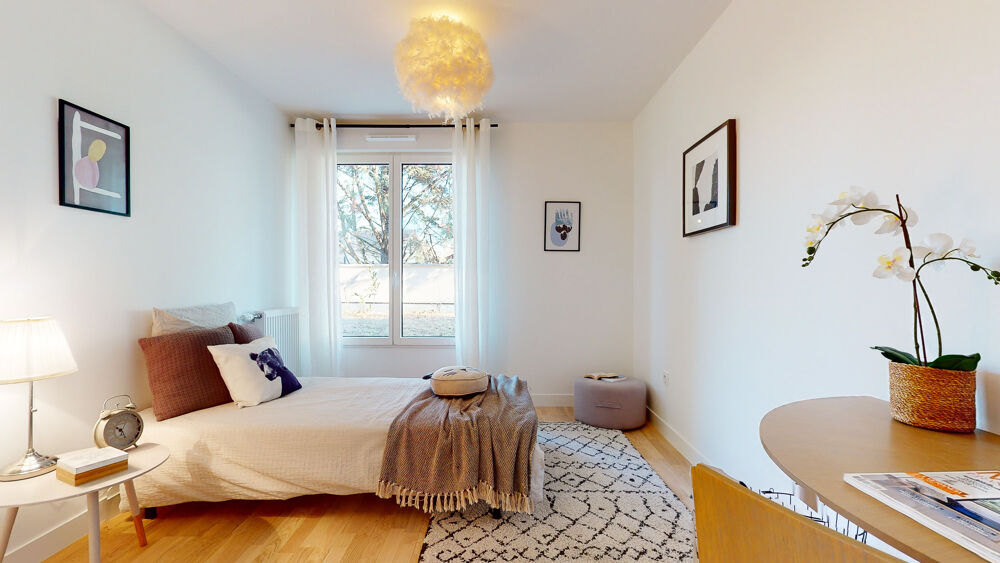 SUPERBE T3 TRAVERSANT DE 70 M² AU CALME DANS UN ENVIRONMMENT CALME