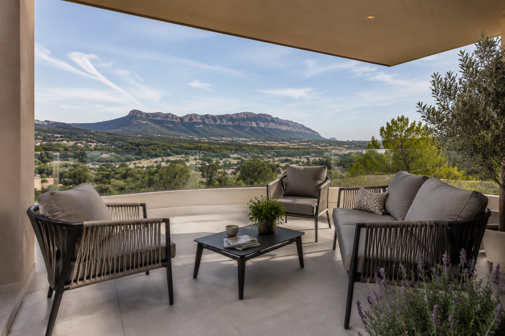 STUDIO 30m² AVEC TERRASSE - VUE DEGAGEE A COUTERON