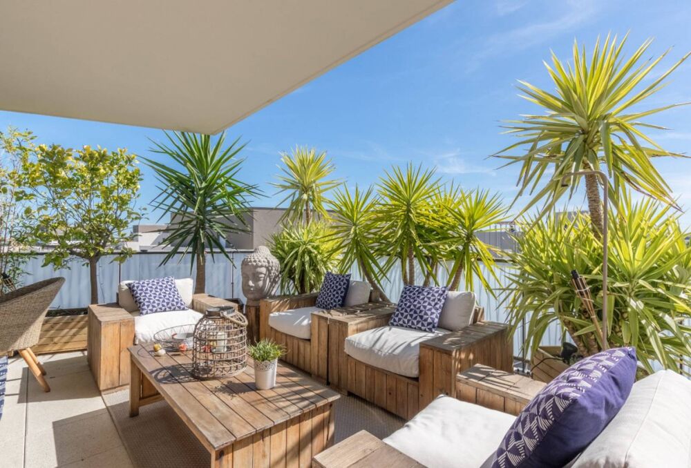 GRAND 2 PIECES AVE 30 M2 DE TERRASSE EN ATTIQUE