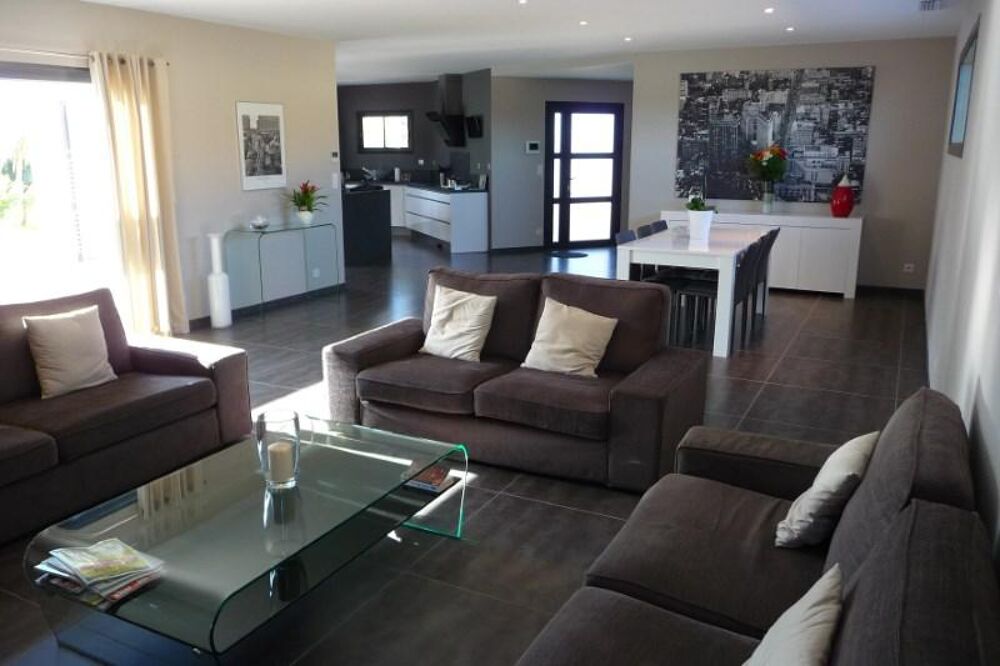 Vente Maison Rare en centre-ville : découvrez votre maison neuve au style moderne. Vannes
