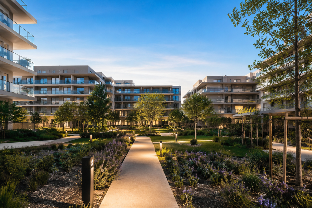 Vente Appartement Disponible immédiatement ! Magnifique 4 pièces en rez-de-jardin avec terrasse et jardin privatif Marseille 9