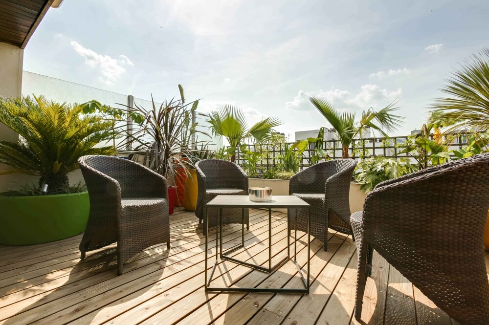 A SAISIR ! GRAND Type 4 avec GRANDE TERRASSE, Proche Centre ville ET Commerces !!