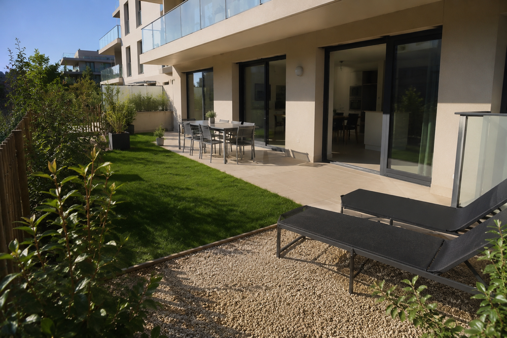 Vente Appartement Disponible immédiatement ! Magnifique 4 pièces en rez-de-jardin avec terrasse et jardin privatif Marseille 9