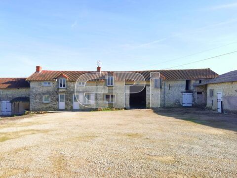 Réf 8315. Sérigny, maison en pierre très bien rénovée avec 1017 m² de dépendances sur 2515 m² de terrain, un jardin,(création de 190650 Srigny (86230)