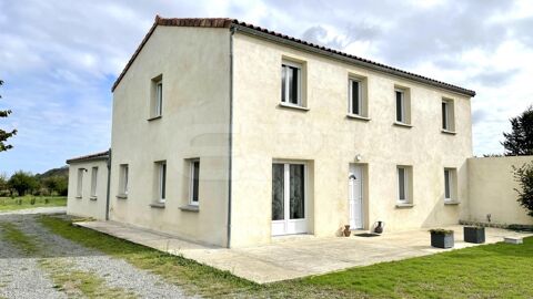 4 KM ST-VARENT; 14KM HOPITAL NORD DEUX-SEVRES. Cette vaste maison idéale pour famille recomposée où grande famille vous offre 7 262000 Saint-Varent (79330)