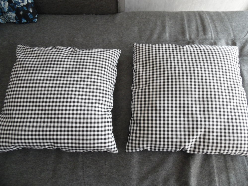 2 coussins imprim&eacute;s vichy noir et blanc Décoration