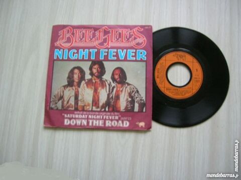 45 TOURS THE BEE GEES Night fever 5 Nantes (44)
