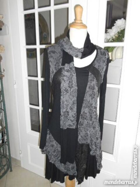  ROBE   NOIRE et GRISE     WE  LOVE     T=M/L  35 Violaines (62)