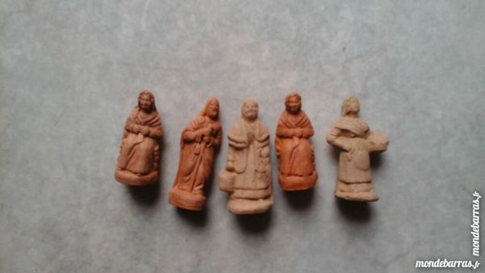 Lot de 5 santons en terre carbonnel Jeux / jouets