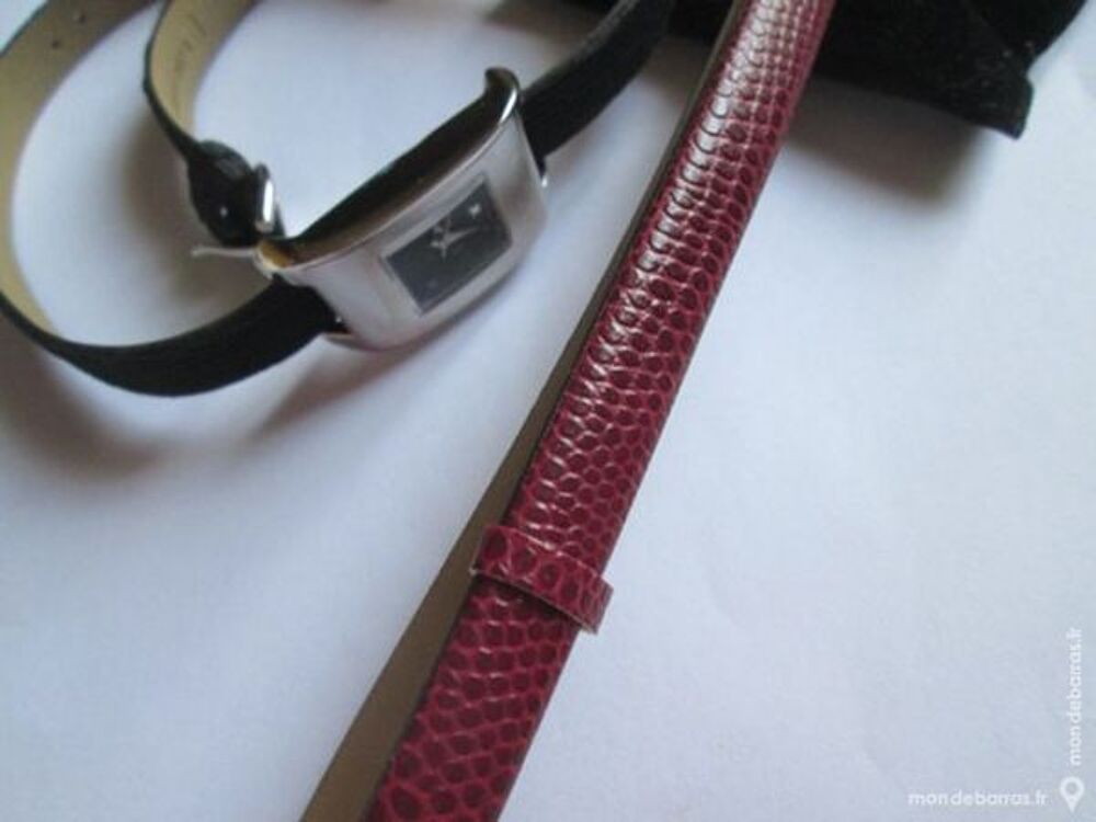 Tr&egrave;s jolie montre avec 2 bracelets Bijoux et montres