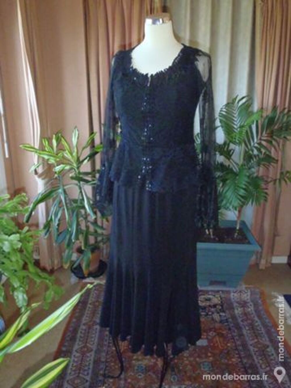 ENSEMBLE EN DENTELLE NOIR t42 Vêtements