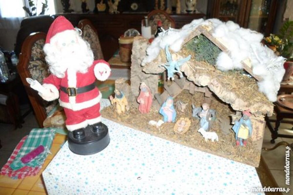 lot dune creche de noel + p&ecirc;re no&euml;l automate Décoration