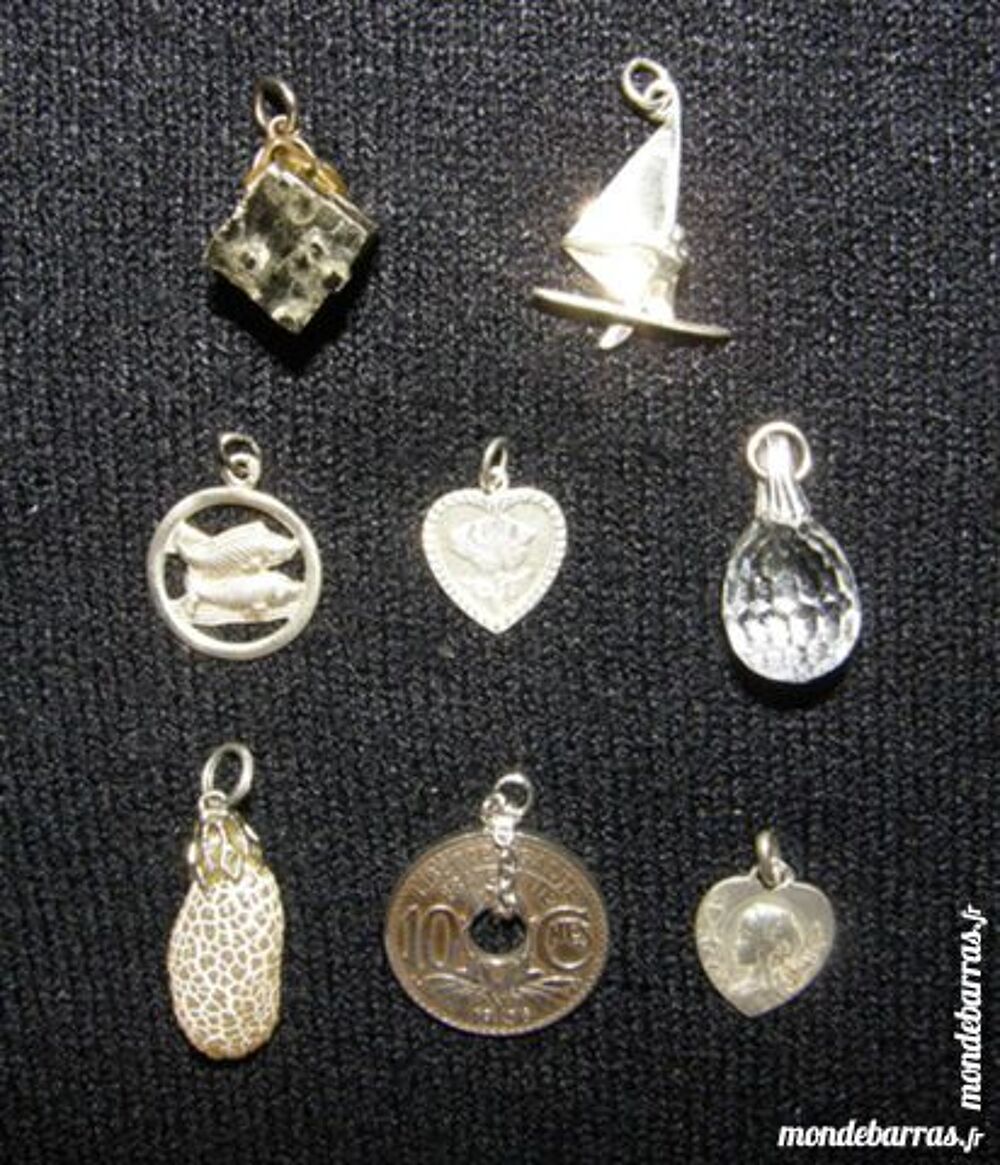 8 Divers Pendentifs Bijoux et montres