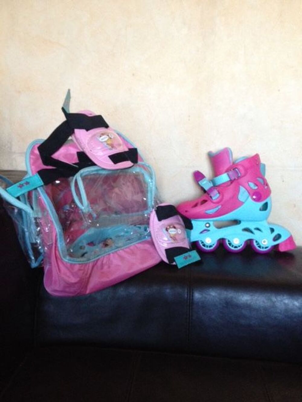 Patins roulettes et coffret protection Dora Jeux / jouets