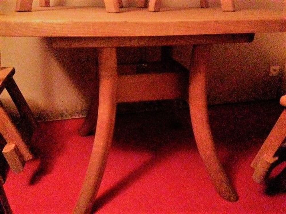 table &agrave; manger et chaises style design scandinave Meubles