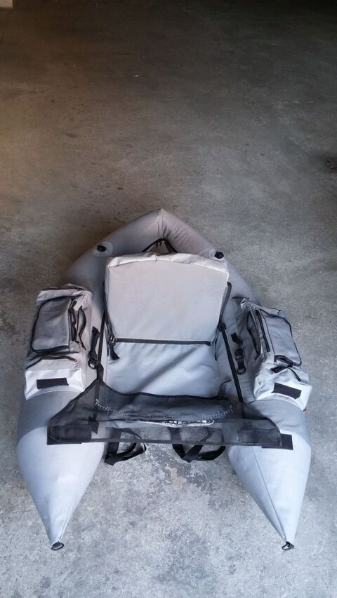 FLOAT-TUBE AMIAUD Modle Pike'n BASS 239 Sassenage (38)