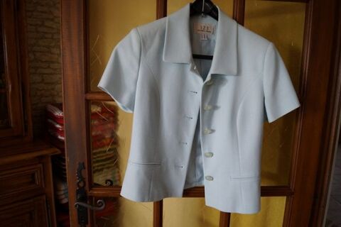 Veste courte habille marque 123 50 Plaisance-du-Touch (31)