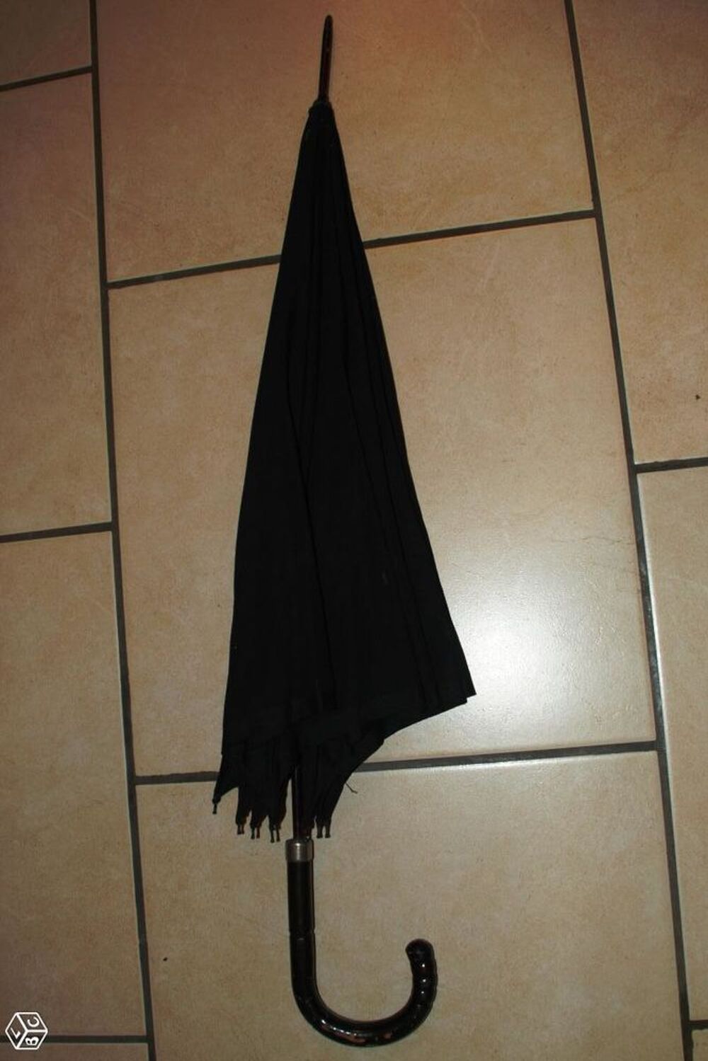 Ancien Parapluie noir vintage 