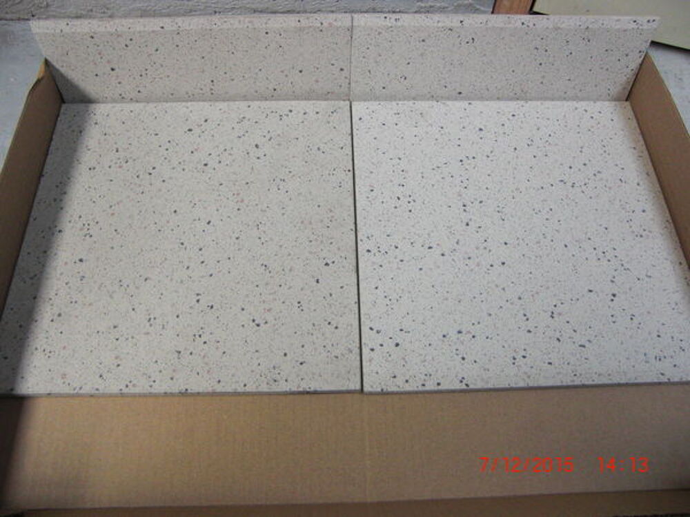 carrelage tourmalet 30x30 non glissant +plinthe Bricolage