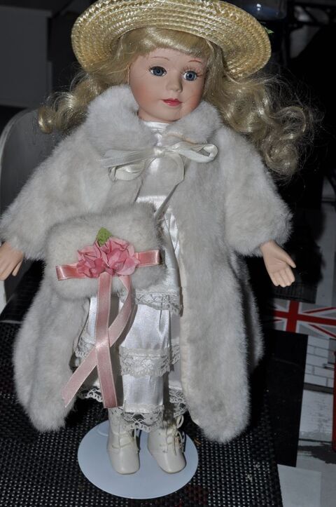 Poupe en porcelaine 10 Perreuil (71)