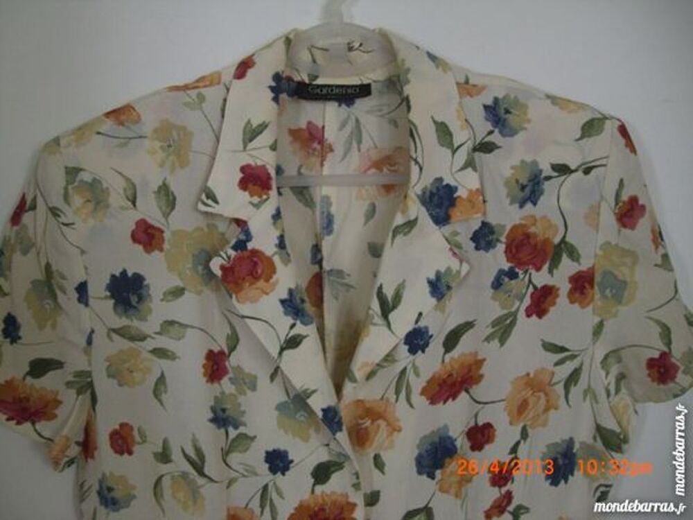 Robe d'&eacute;t&eacute; &agrave; fleurs sur fond beige T38 Vêtements