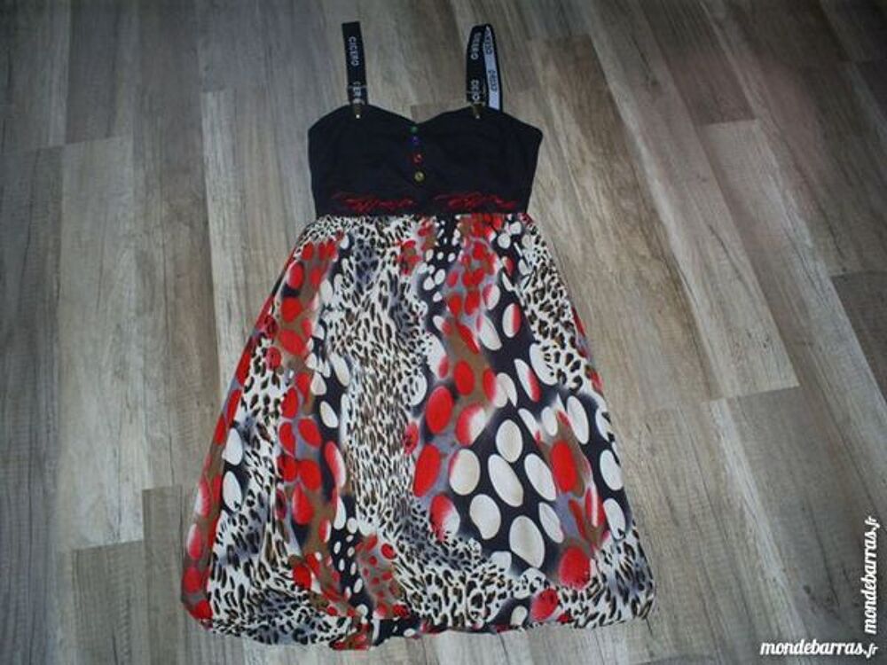 Robe CICERO Taille 38/40 V�tements