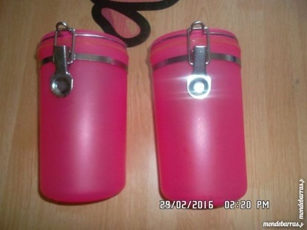 2 boites roses 900 ml Cuisine