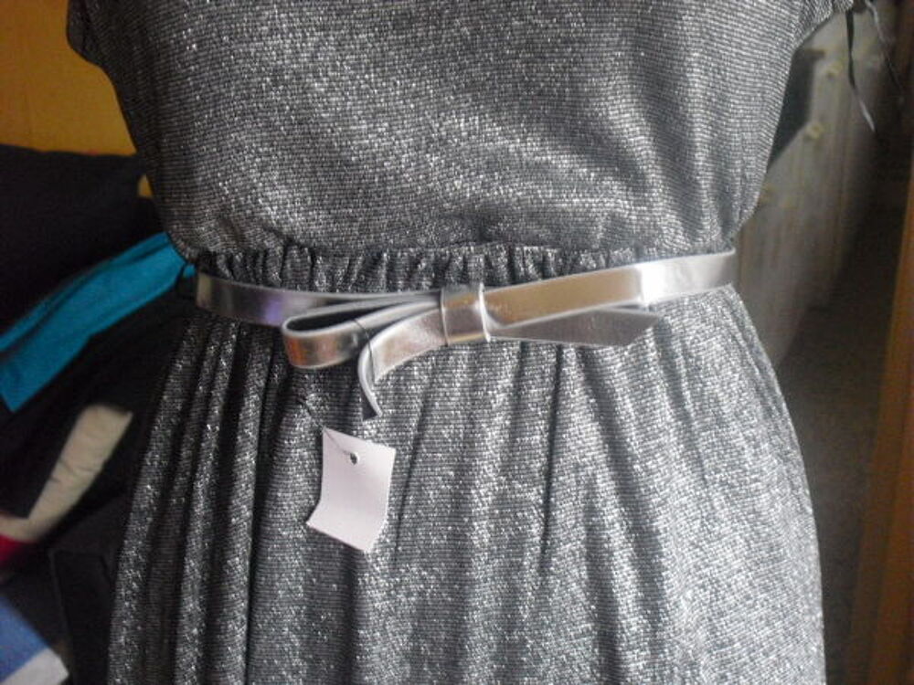 robe a bascule argent&eacute;e NEUVE encore &eacute;tiquette TAille 3 Vêtements