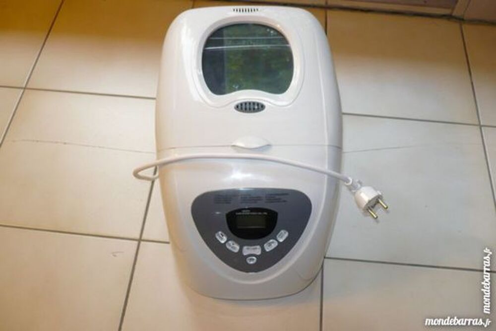 MACHINE A PAIN XBM 838 Electroménager