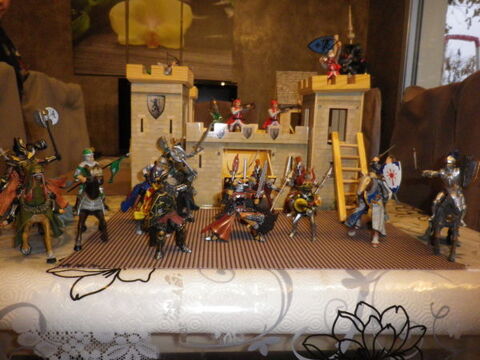 chteau fort avec figurine 50 Le Plessis-Trvise (94)