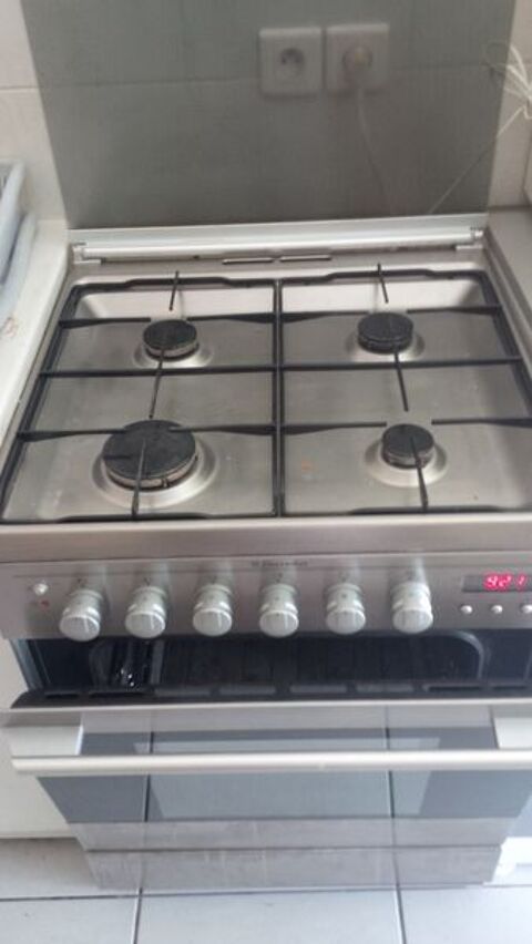 CUISINIERE 200 Russange (57)