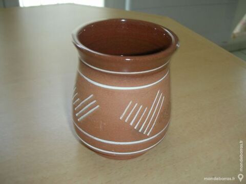 Petit vase en terre cuite 2 Thiais (94)