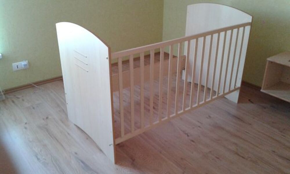 chambre &eacute;volutive 0-6ans lit,armoire,commode,plan a langer Mobilier enfants